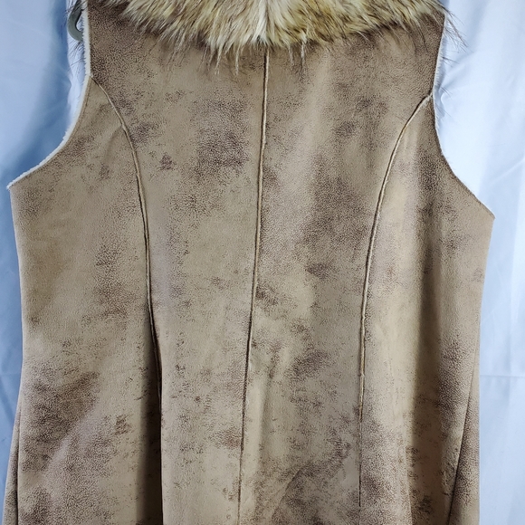 NWOT Dennis Basso Faux Fur/ Suede Vest - Picture 6 of 9